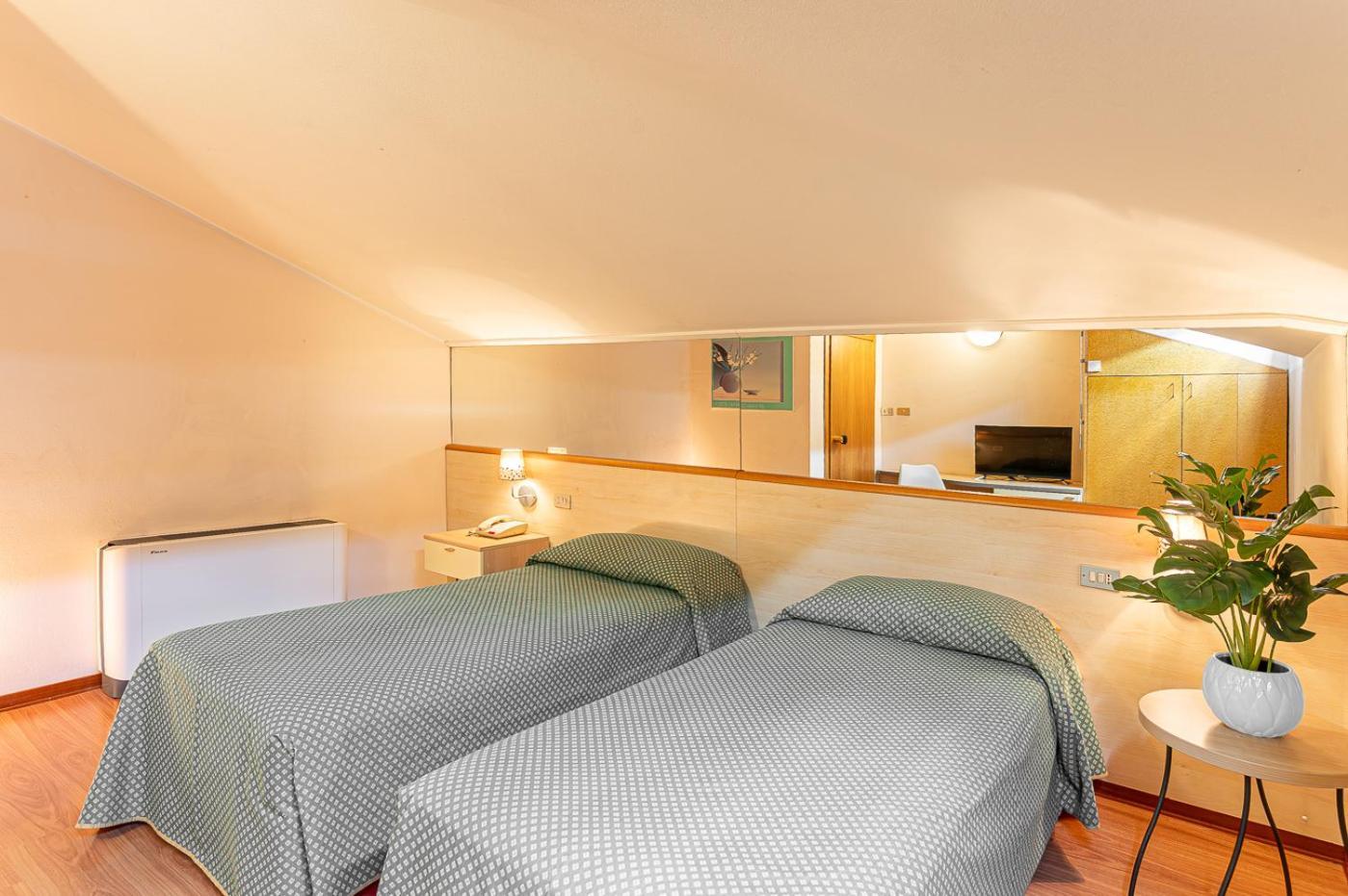 Hotel Ziò Imola Esterno foto
